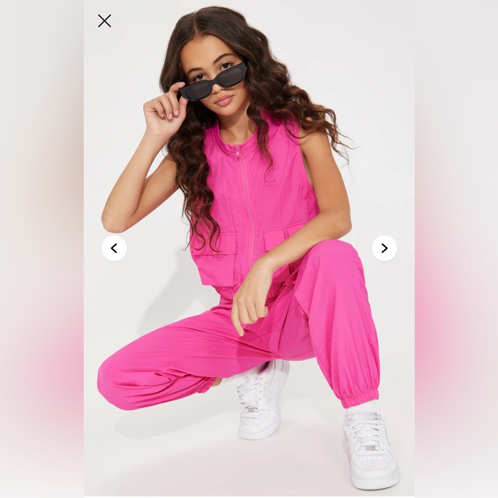 ⭐️New No Comment Girls Cargo Vest & Jogger Set  Fuchsia